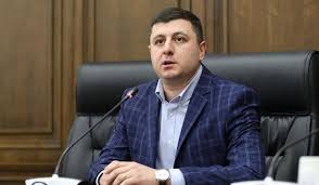 Արցախի ադրբեջանացման, իր շեֆի՝ Արցախն Ադրբեջան հռչակելու ժամանակ Ասրյանը հուզվե՞լ է