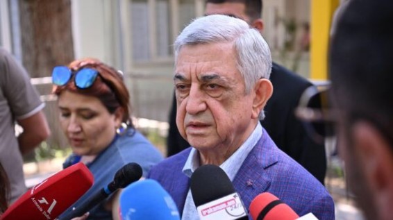 Միայն ապուշը կարող է մտածել, թե ես կարող եմ արդարացնել մեկին, ով գիտակցված կապիտուլյացիայի է տարել ՀՀ-ն, ով հանձնել է իմ հայրենիքը, ով հարձակվել է իմ եկեղեցու վրա. Սարգսյան
