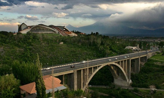 Ինչպես են երթևեկելու վարորդները Կիևյան կամրջի հարակից ճանապարհահատվածներով
