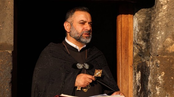 Սերմը նույնն է, հողն է տարբեր, Աստծո խոսքը նույնն է, մարդն է տարբեր. Տեր Մանուկ