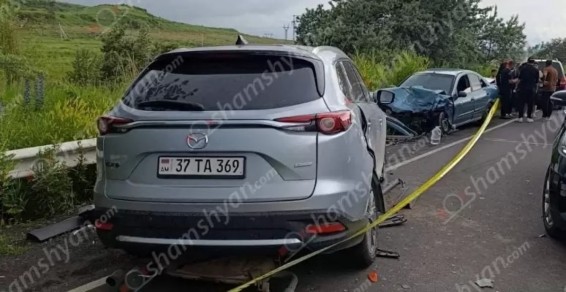 Սևանում բախվել են «Mazda CX9»-ը, «Jeep Renegade»-ը, «Nissan Almera»-ն և «Opel Astra»-ն․ կա 4 վիրավոր