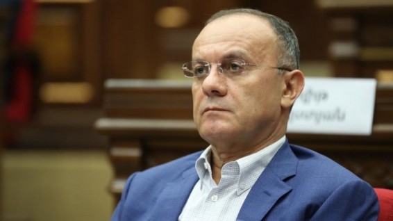 Այս հանցավոր ամենաթողության թե պատվիրատուն, թե հրաման տվողը, թե, այսպես կոչված, ոհմակով «հրաման կատարող» ոչնչությունները իրականում իրենք իրենց են նվաստացնում. Օհանյան