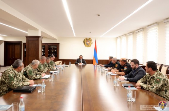 Սուրեն Պապիկյանը խորհրդակցություն է անցկացրել ԶՈւ-ում ծառայության կազմակերպման և կարգապահության հարցերով