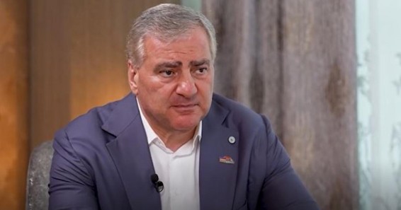 Բնութագրեմ կինը լավ է աշխատում, թե վա՞տ. Կարապետյանը չցանկացավ խոսել «Հայփոստ»-ի մասին