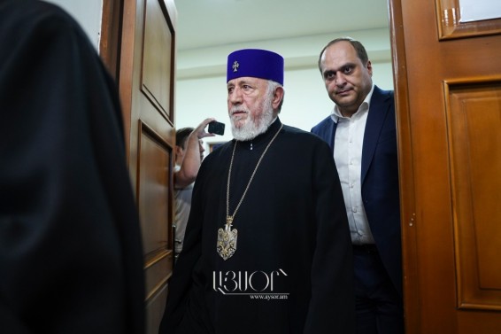 Վեհափառի գործի նոր մակագրման ընտրությունը երկու դատավորի միջև է. «Փաստինֆո»