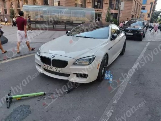 Հին Երևանցի-Պուշկին փողոցների խաչմերուկում բախվել են «BMW»-ն և ինքնագլորը