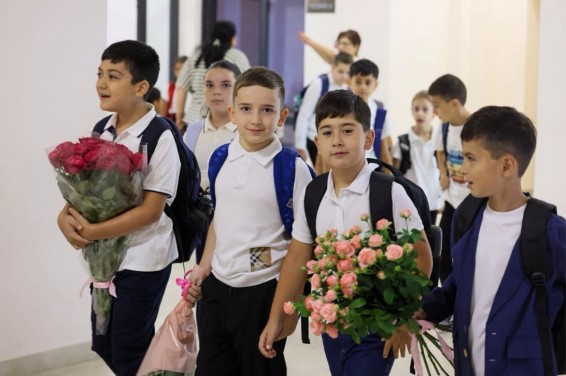 ՀՀ-ում գործող շուրջ 1390 դպրոցներում հնչել է առաջին զանգը. Լուսանկարներ
