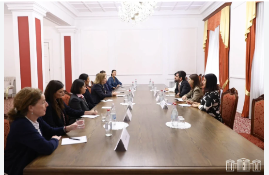 Քրիստինա Քվինի հետ հանդիպմանն անդրադարձ է եղել ՀՀ–ի և Ադրբեջանի միջև խաղաղությանն ու ԹՐԻՓՓ-ին առնչվող հարցերի