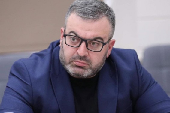 «Փառքի անկյունները» հեռացնելով, հայերեն առաջին նախադասությունը «Լավ սովորիր, որ լավ ապրես» կարգախոսով փոխարինելով՝ ինչպիսի՞ սերունդ եք ուզում կերտել