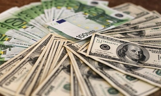 Եվրոն կտրուկ էժանանում է. մի փոքր արժեզրկվել է նաեւ դոլարը