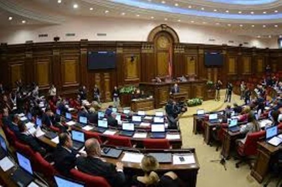 ՀՀԿ-ում հրահանգվել է արտակարգ ռեժիմով «բերման ենթարկել» արտերկիր մեկնած պատգամավորներին