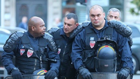 Во Франции заявили об очень высоком уровне террористической угрозы