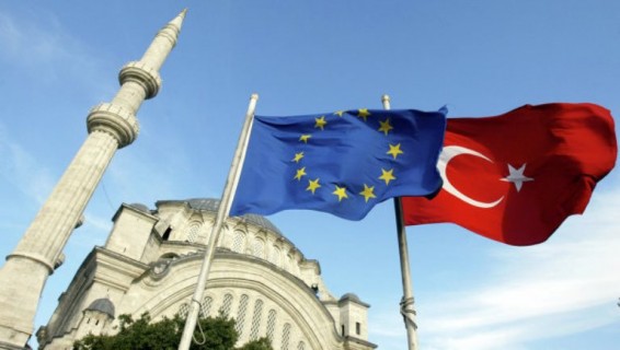 Европарламент приостановил работу над безвизовым досье для Турции