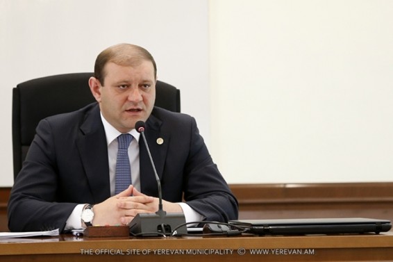 Քաղաքապետ Տարոն Մարգարյանը հանձնարարել է խիստ վերահսկողություն սահմանել ասֆալտապատման աշխատանքների նկատմամբ
