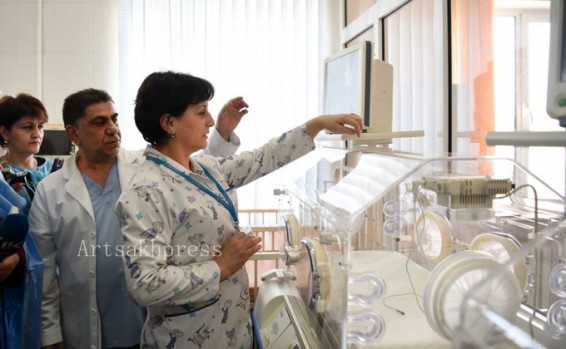 Степанакертские медицинские учреждения получили новое оборудование для ухода за новорожденными