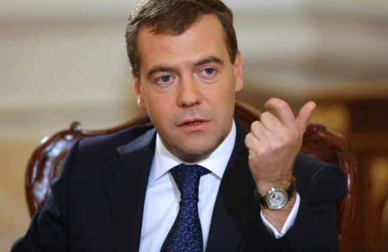 Медведев призвал партнеров по ЕАЭС не сравнивать цену на российский газ