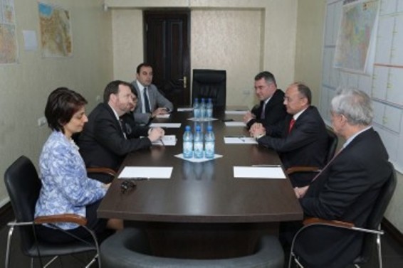 ՀՀ–ում ԱՄՆ դեսպանն այցելել է «Օհանյան-Րաֆֆի-Օսկանյան» դաշինքի կենտրոնական շտաբ