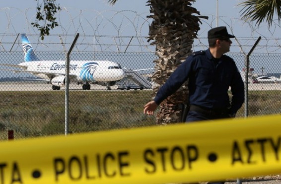 Հայտնաբերվել են EgyptAir ավիաընկերությանը պատկանող կործանված ինքնաթիռի բեկորներ