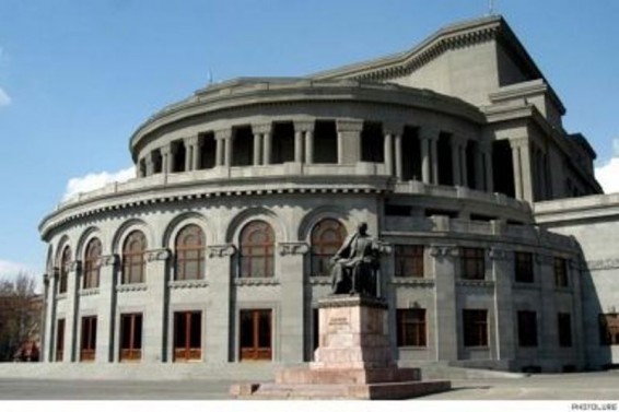 Օպերայի թատրոնը մի համեմատեք Լա Սկալայի կամ Մետրոպոլիտենի հետ` ամո՛թ է
