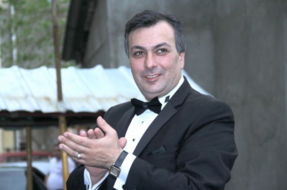 Օպերային թատրոնում ոչ միայն ռեստորան, այլ նաև շոգեբաղնիք պետք է լինի. մշակույթի նախարար