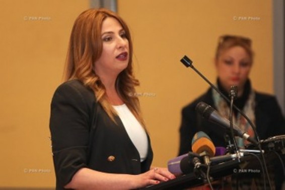 Մենք գնում ենք գրավելու Երեւանի քաղաքապետարանը. Զարուհի Փոստանջյան