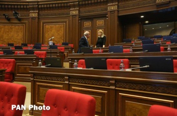 ԱԺ-ում այսօր ևս քվորում չապահովվեց. Էդուարդ Շարմազանովը շնորհակալություն հայտնեց չընտրված պատգամավորներին
