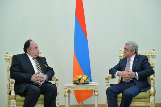 Սերժ Սարգսյանին իր հավատարմագրերն է հանձնել Հայաստանում Էկվադորի դեսպանը