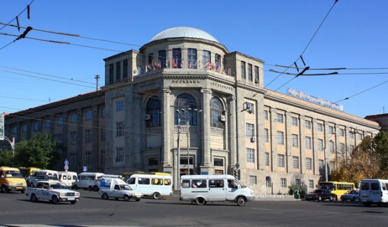 Երևանում Բժշկական համալսարանի մոտ քաղաքացին փորձել է ինքնասպանություն գործել
