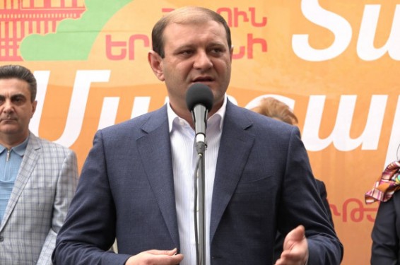 «Գծատեր» հասկացությունը վերացնելու ենք. Տարոն Մարգարյանը՝ Քանաքեռ-Զեյթունում