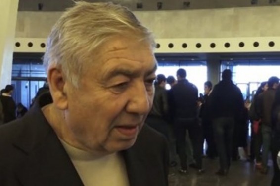 Ես Ծառուկյանի ցավը տանեմ, պատրաստ եմ մանդատս դնեմ իրա ոտքերի առաջ. Նապոլեոն Ազիզյան