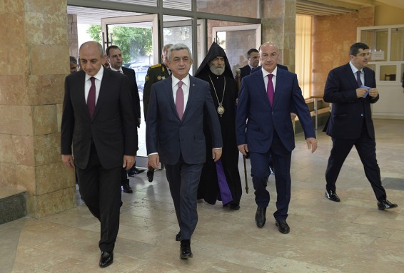Photo. Սերժ Սարգսյանը Արցախում ներկա է գտնվել տոների առթիվ կազմակերպված հանդիսավոր երեկոյին
