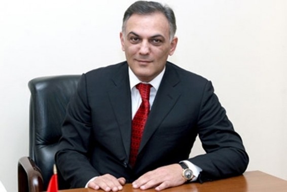 Բեգլարյանը շարունակում է հերքել իր թիկնապահների կապը ծեծի միջադեպի հետ
