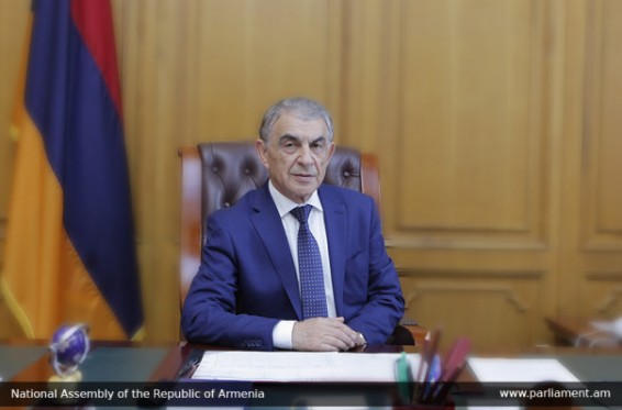 Ձեզ է վստահվում պաշտպանել մեր պետական, կրթական ու գիտական սահմանները. Արա Բաբլոյանը շնորհավորել է շրջանավարտներին