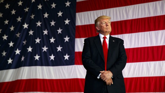 Трамп заявил, что Коми раскрывает секретную информацию