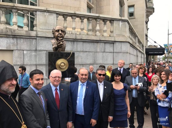 Օտտավայում բացվեց կանադահայ աշխարհահռչակ լուսանկարիչ Յուսուֆ Քարշի հուշարձանը