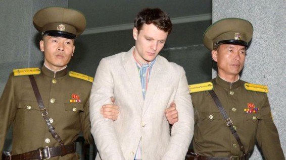 Умер студент из США, осужденный в КНДР за плакат на 15 лет