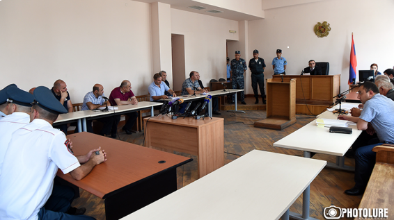 «Բա մեզ ե՞րբ է ձեռք տալիս, դա չեք ուզում իմանա՞լ». Սամվել Բաբայանը՝ դատավորին