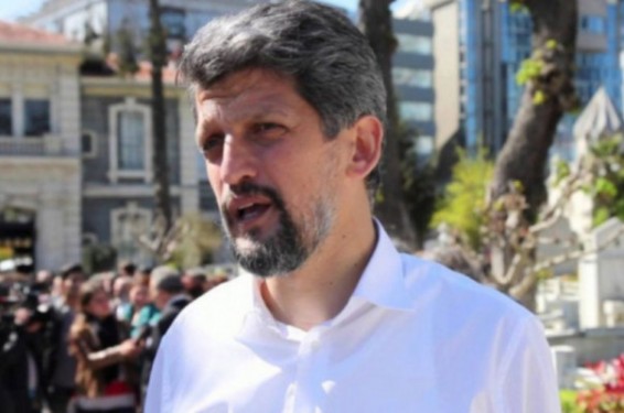 Ցավ ապրեցի, որ չկարողացանք անգամ մեր մահացածներին տեր կանգնել. Փայլանն այցելել է Վանում ավերված հայկական գերեզմանատան տարածք