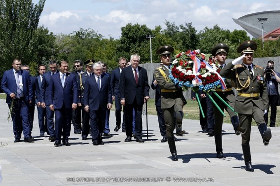 Дань уважения памяти жертв Геноцида армян
