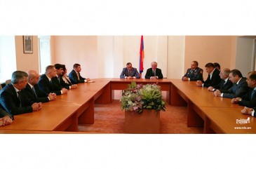 Է. Նալբանդյանն աշխատանքային խորհրդակցություն է անցկացրել ՌԴ-ում ՀՀ պետական մարմինների ներկայացուցչությունների հետ