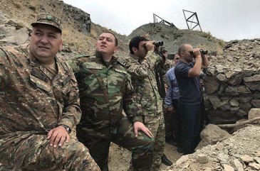 Photo. Գեղարքունիքի և Կոտայքի մարզպետներն այցելել են հյուսիս-արևելյան զորամիավորումներ